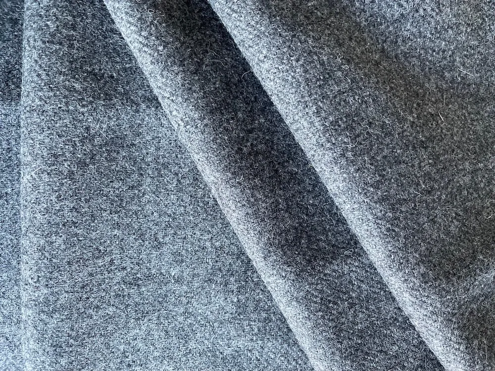 Mélange Heathered Dark Grey Shetland Wool Flannel (Made in Ireland)