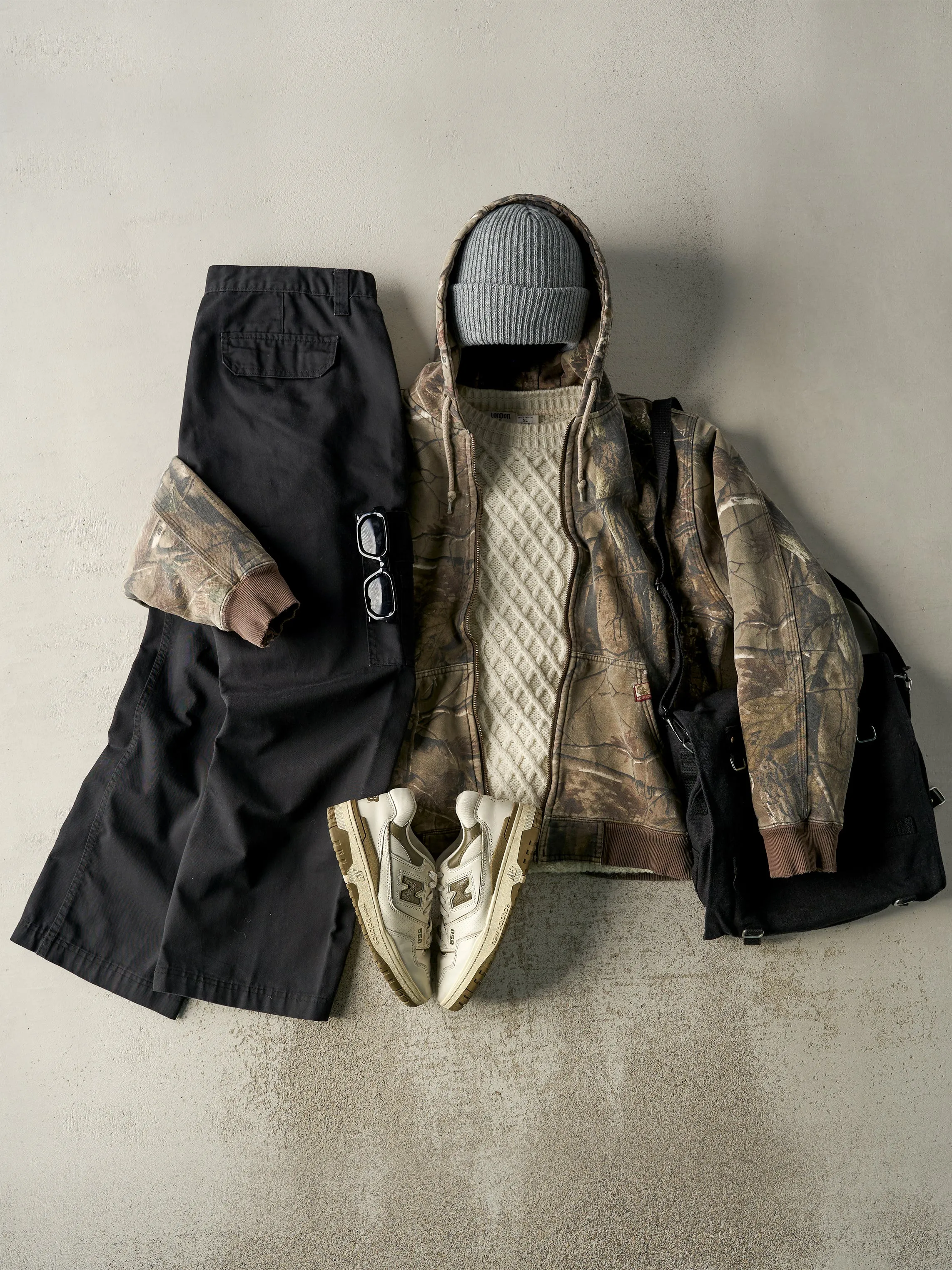 Vintage Y2K Black Cargo Work Pants (36x29)